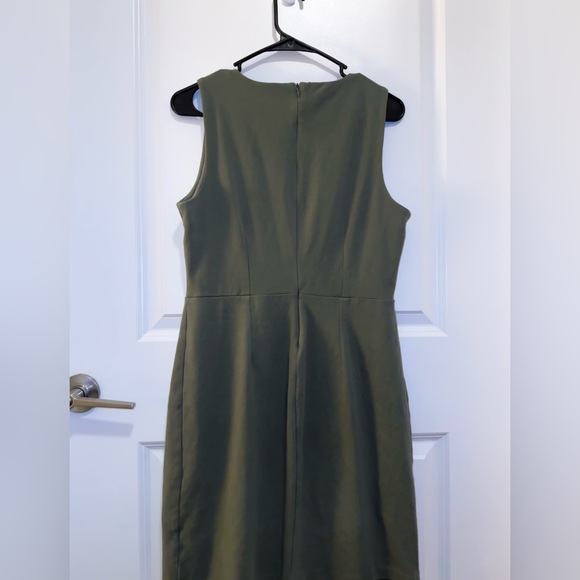 Cute green dress - Picture 3 of 3